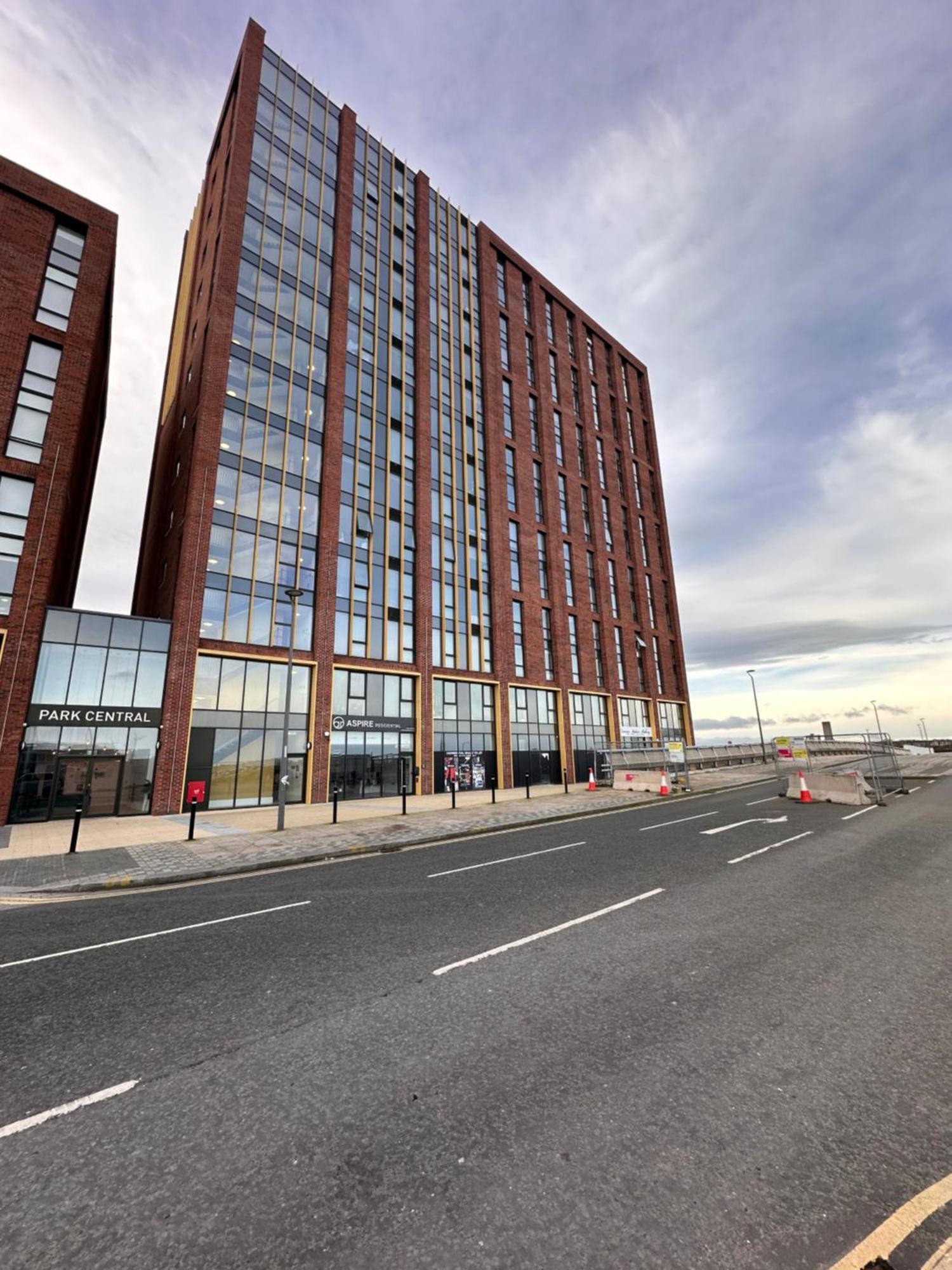 Park Central Liverpool Apartment 외부 사진